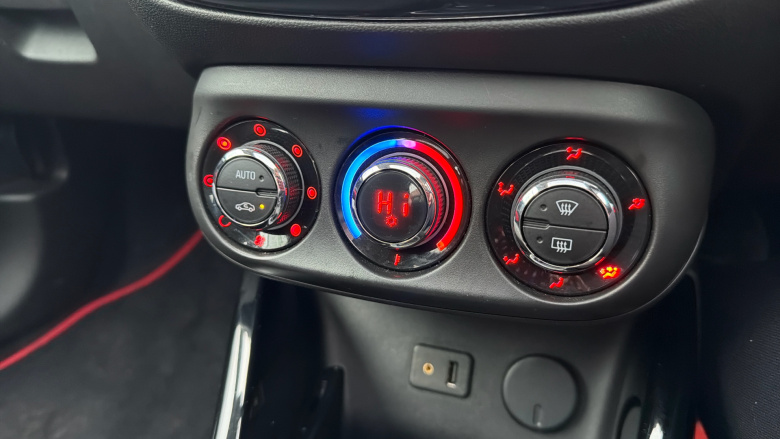 Vauxhall Adam 1.2i Glam 3dr Petrol Hatchback